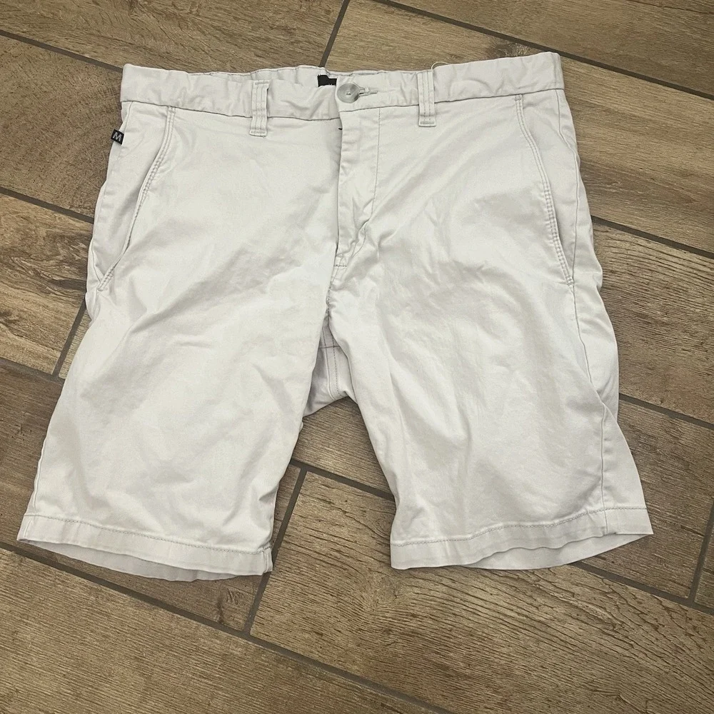Men's White Chino Shorts Size 32 Inseam 9Cotton Matinique danish Slim Fit Casual